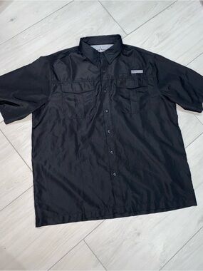 Classic Black Short-Sleeve Button-Down Shirt